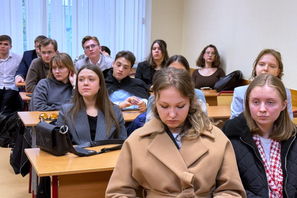 Директор ИОН встретился IMG_0753.jpg