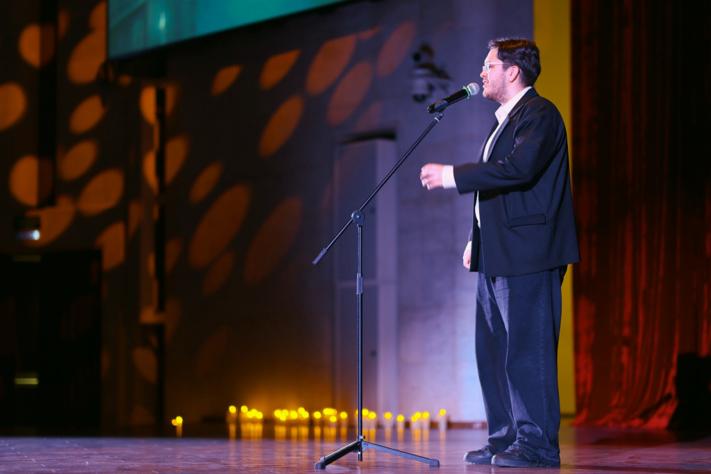 2025-11-18-JI7A9800.jpg 2025-11-18-JI7A9800.jpg