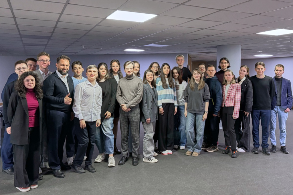 Директор ИОН встретился IMG_0773.jpg